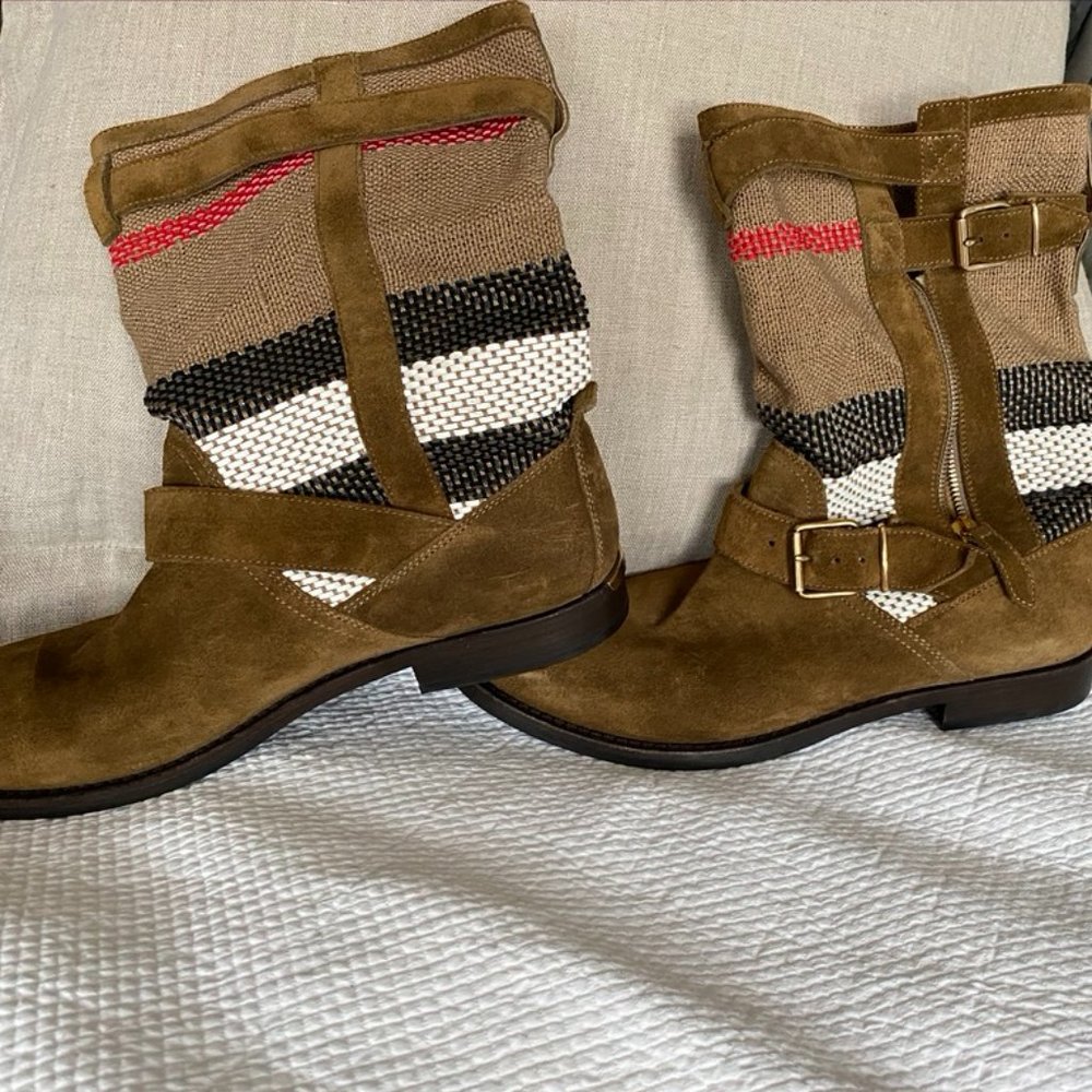 Burberry suede tan flat heel booties